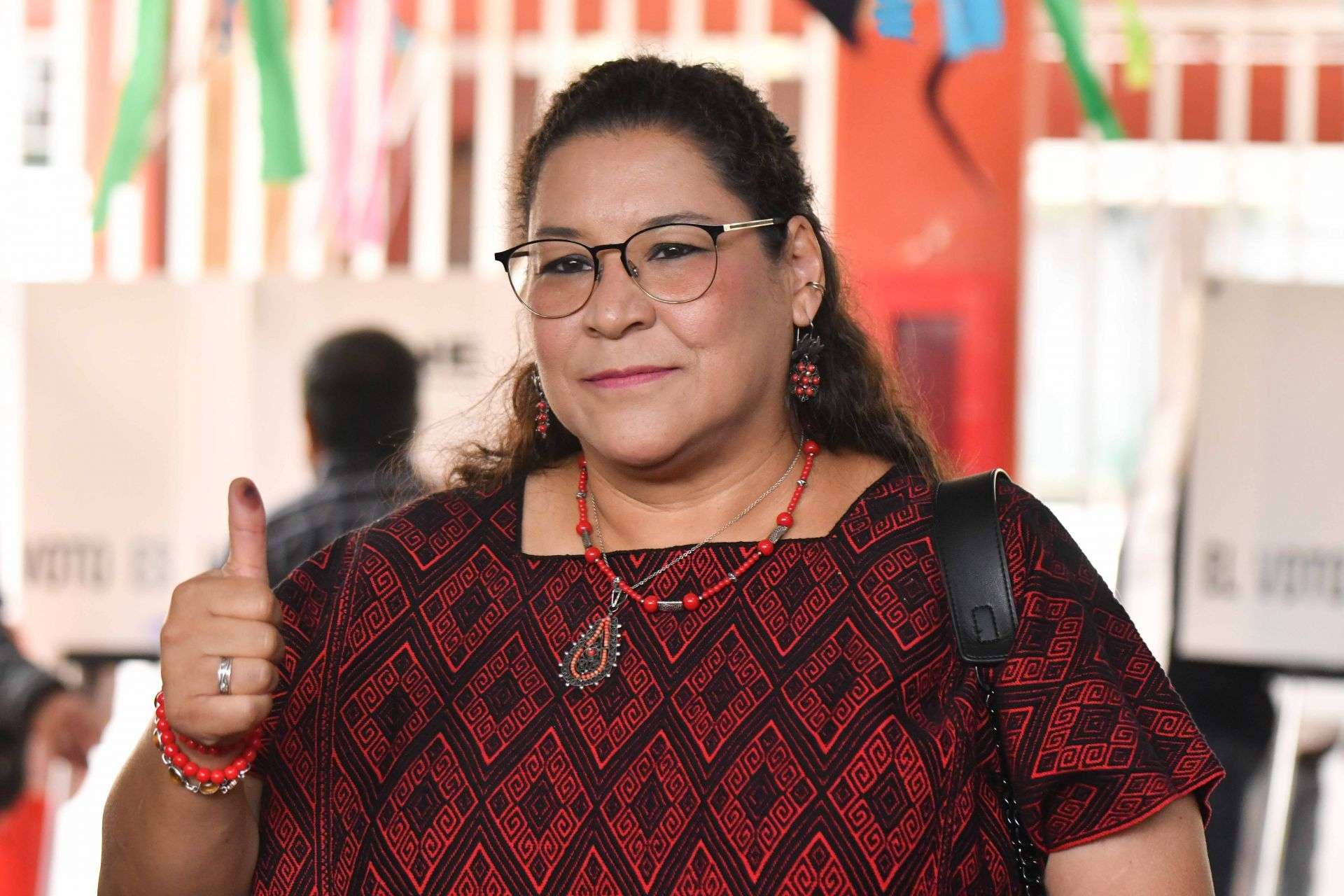 Ministros salientes de la SCJN reciben ovaciones; Lenia Batres es ignorada