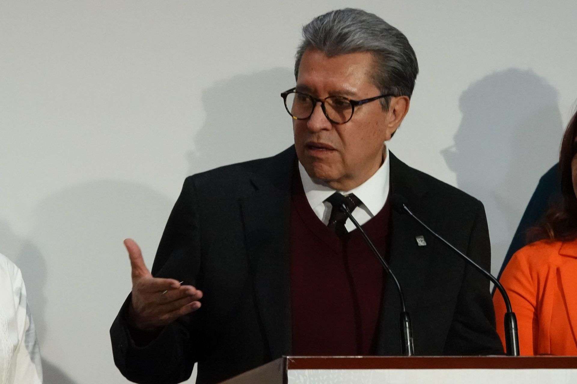 Ricardo Monreal exige a Sergio Gutiérrez Luna aclarar exhibición de lujos