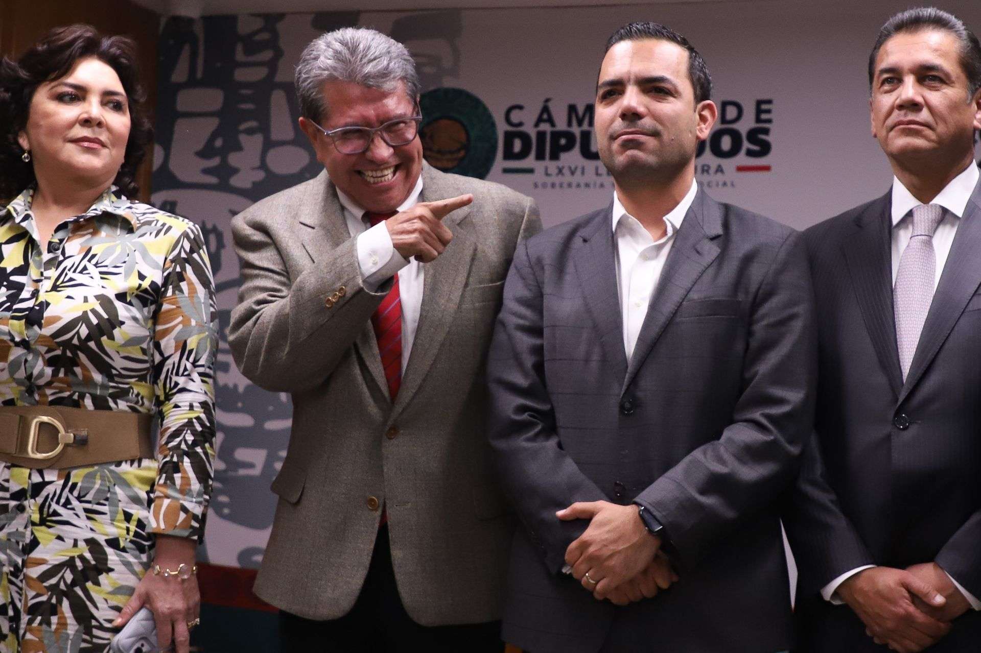Confirma Monreal cinco días más de encargo por desacuerdo entre bancadas