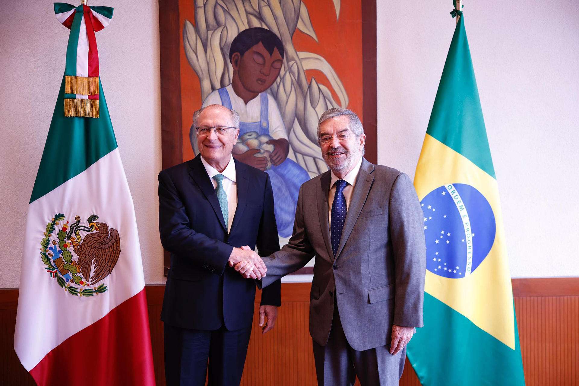 México recibe a empresarios brasileños para fortalecer industria y comercio