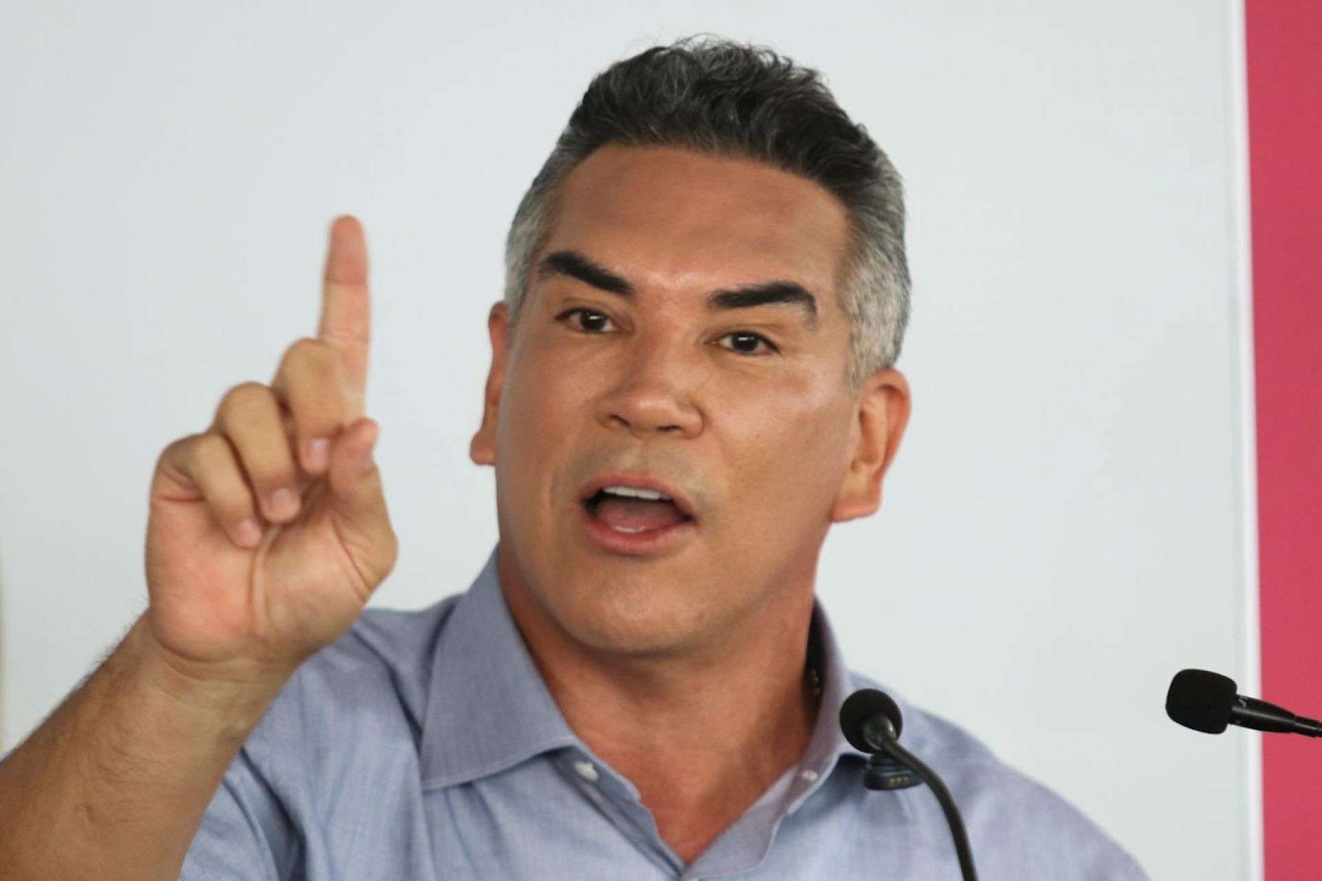 “Alito” Moreno anuncia denuncias contra Sheinbaum en México y el extranjero