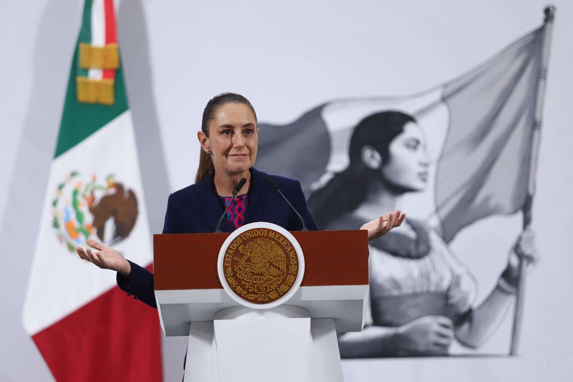 Ricardo Salinas Pliego críticas por sueldos: Sheinbaum responde tras polémica