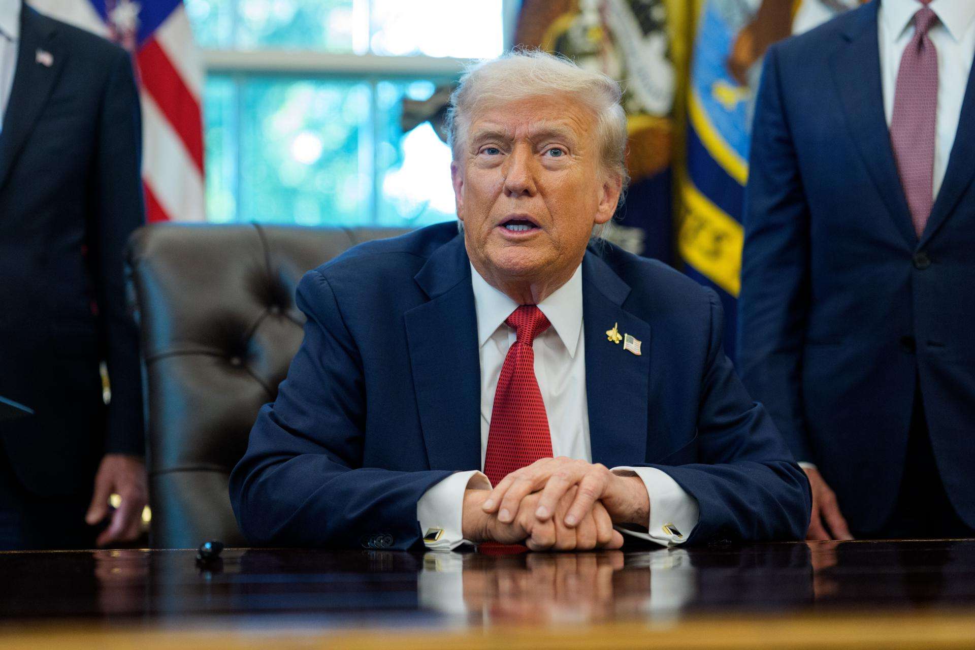 Exige Trump cárcel para alcalde de Chicago y gobernador de Illinois